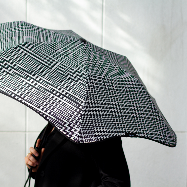 BLUNT + Houndstooth Metro Umbrella