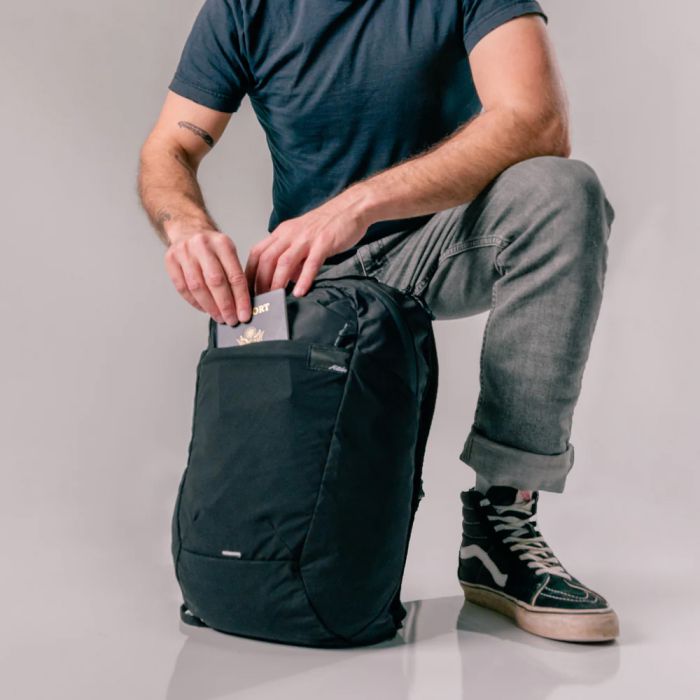 Matador ReFRACTION™ SERIES Packable Backpack 摺疊防水背包16L