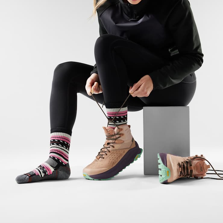 Smartwool Women's Hike Light Cushion Margarita Crew Socks 女裝瑪格麗特紋中高筒登山襪 Black
