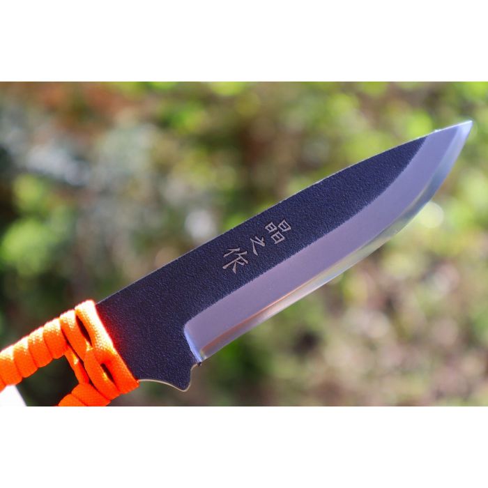 TOYOKUNI KNIFE Full Tang Black Hammer 104mm With Paracord 土佐原白鋼龍骨刀(傘繩刀柄) 