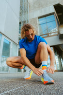 INCYLENCE Strides Ultralight High Cut Running Socks White Blue Inferno