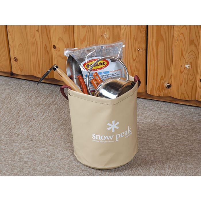 Snow Peak Pack Bucket FP-151R - Collapsible Camping Bucket/Pail - View #2
